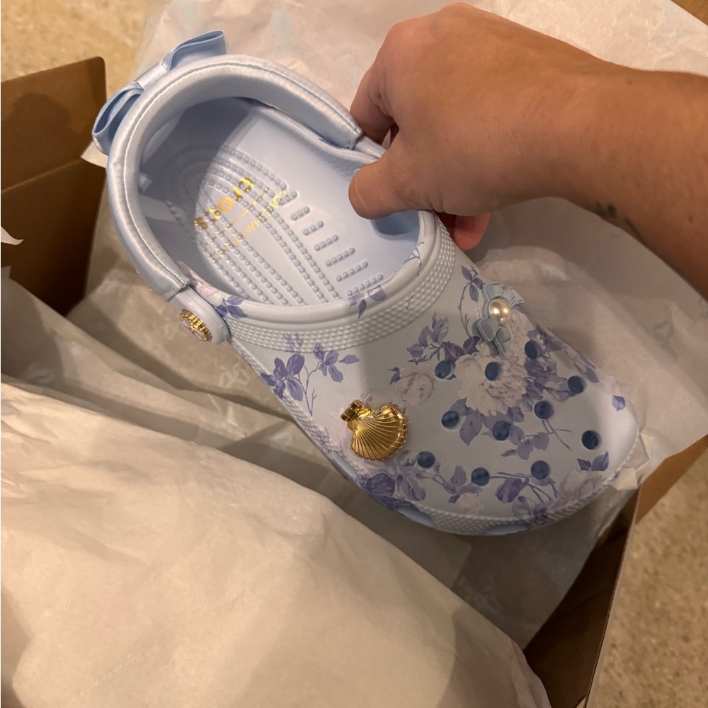 CROCS love shack fancy - Light Blue Floral - Picture 5 of 6